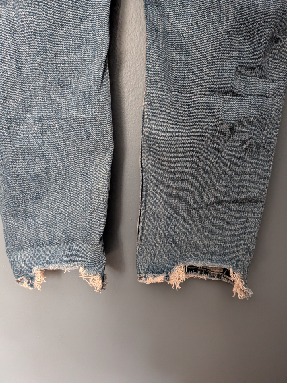 Abercrombie & Fitch Light Wash Distressed Mom Jeans - Curve Love - Picture 8 of 12